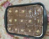 صورة لخطوة 2 من وصفة مربعات جاتو الشكولاته 🍫