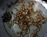 A picture of step 1 of Chicken pulao.
