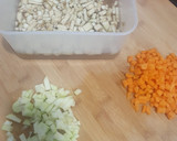 Foto del paso 1 de la receta: Garbanzos con pisto de zanahoria, calabacín y berenjena
