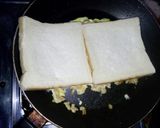 Foto langkah ke 3 dari resep Roti teflon isi.