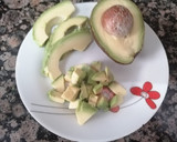 Foto del paso 1 de la receta: Tartar de salmón, aguacate y verduritas