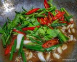 รูปขั้นตอนการทำที่ 2 ของ ปลานิลผัดขึ้นฉ่าย