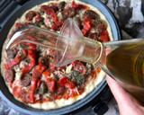 Foto del paso 3 de la receta: Pizza de chorizo, atún y morrones en horno grill para pizza Cecotec