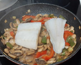 Foto del paso 6 de la receta: Bacalao con champiñones al ajillo