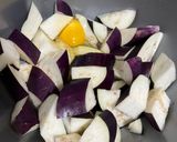 Foto langkah ke 2 dari resep Tumis Terong Saus Tiram.