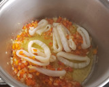 Foto del paso 3 de la receta: Fideos con calamares y langostinos