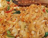 Foto langkah ke 9 dari resep Kwetiau Goreng Manis Pedas.