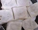 A picture of step 1 of Remaining alu keema salan k box patties.