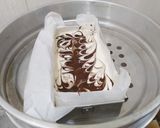 Foto langkah ke 7 dari resep Marble Cake Kukus Putih Telur.