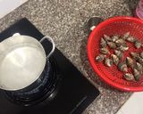 Hình bước làm 1 của món Ốc hương rang muối ớt