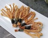 Foto langkah ke 3 dari resep Jamur enoki balut nori.
