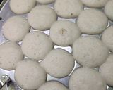 A picture of step 3 of Kutti idli with sambar and chutney for lunch box.