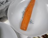 Foto del paso 2 de la receta: Rollitos de pepino y zanahoria para acompañar ensaladas