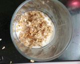 A picture of step 7 of Yogurt Parfait.