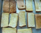 Gambar langkah 2 resipi Roti Rangup Marjerin Bergula.