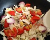 A picture of step 1 of Cabbage and tomato soup.