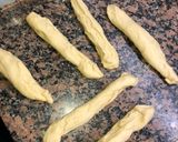 Foto del paso 5 de la receta: Pan trenzado dulce, con semillas de sésamo
