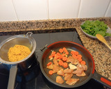 Foto del paso 2 de la receta: Quinoa con pavo y espinacas