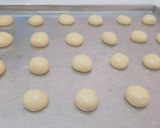 Foto langkah ke 3 dari resep Egg Biscuits (Tamago Boro).