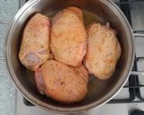 Foto del passaggio 2 della ricetta Pollo marinato alla mediterranea