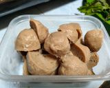 Foto langkah ke 2 dari resep Sop Ayam dan Baso (1206).
