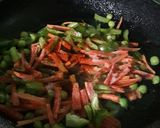 A picture of step 5 of Schezwan Noodle Momos.