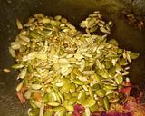 पम्पकिन सीड चिक्की (Pumpkin seed chikki recipe in hindi) रेसिपी चरण 3 फोटो