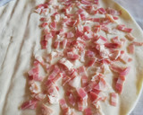 Foto del paso 2 de la receta: Empanada de queso de cabra, dátiles y bacon