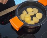 Foto del paso 3 de la receta: Gallineta marinada en salsa de lima, miel y soja