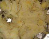 A picture of step 2 of Aloo sandwich.