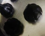 ओरीओ बिस्कीटांचे मोदक (Oreo Biscuit Modak Recipe In Marathi) रेसिपी स्टेप 3 फोटो