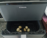 Foto del paso 1 de la receta: Huevos duros de codorniz en freidora de aire