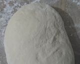 A picture of step 4 of Sweet bun called qatlama.