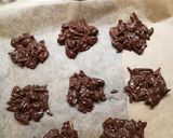 Foto langkah ke 4 dari resep Almond Cranberry Choco Cookies.