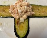 Foto del paso 4 de la receta: Saquitos de calabacín rellenos de langostinos y atún
