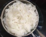 Foto langkah ke 2 dari resep Kwetiau Siram Sosis Telur.