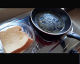 Foto langkah ke 4 dari resep Simple French Toast.