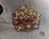 Foto langkah ke 2 dari resep Tumis Kecap Pepaya Serut.