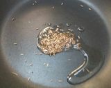 A picture of step 2 of Lauki ki sabzi.