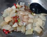 Foto langkah ke 2 dari resep Cah Toge Kikil.