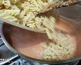 Foto del paso 4 de la receta: Espirales con salsa de queso y tomate en 15 minutos