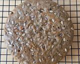 Foto del paso 4 de la receta: Pancito de harina de avena con romero a la sartén 🌱 fácil, nutritivo, sin balanza, sin horno 🌱