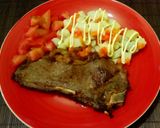 Foto del paso 4 de la receta: CHULETAS con ensalada rusa + tomate
