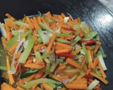 Foto langkah ke 3 dari resep Tumis Wortel Labu Siam.