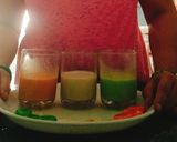 A picture of step 3 of Tricolor banana shake.