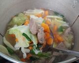 Foto langkah ke 3 dari resep Sup Bakso & Sayuran.