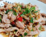 รูปขั้นตอนการทำที่ 2 ของ หมูผัดพริกเกลือ