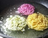 Foto langkah ke 3 dari resep Mie ayam pelangi homemade | mie ayam goreng.