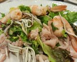Foto del paso 3 de la receta Ensalada de escarola langostinos, calamares y gulas