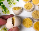 A picture of step 1 of Lovely Flower Boiled Egg.